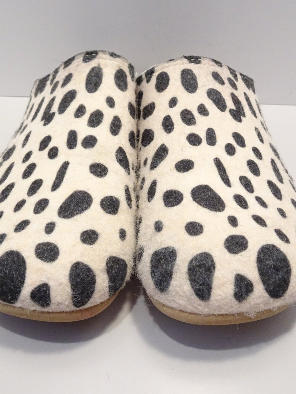 Toni Pons Women's Wool Slippers Dotted Cow Print Black Cream Size 37 EU 6-6.5 US